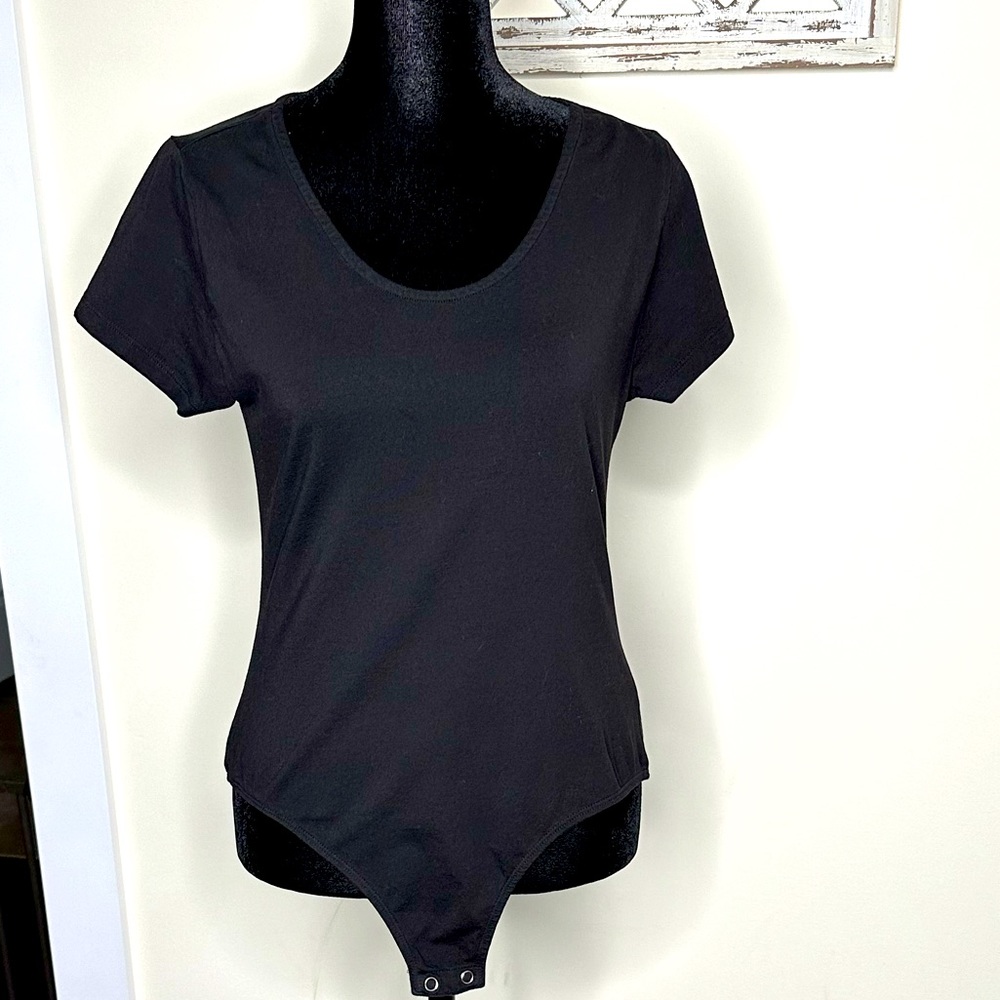 Short sleeve bodysuit.